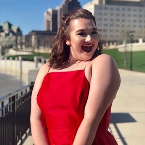 Meet your Posher, Leah